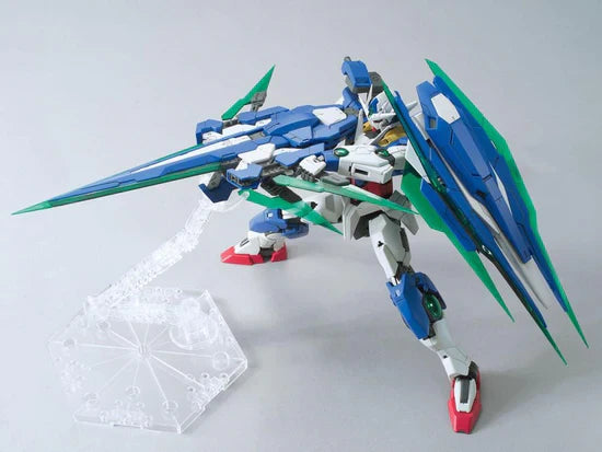 Bandai MG 1/100 00 Quan[T] Full Saber