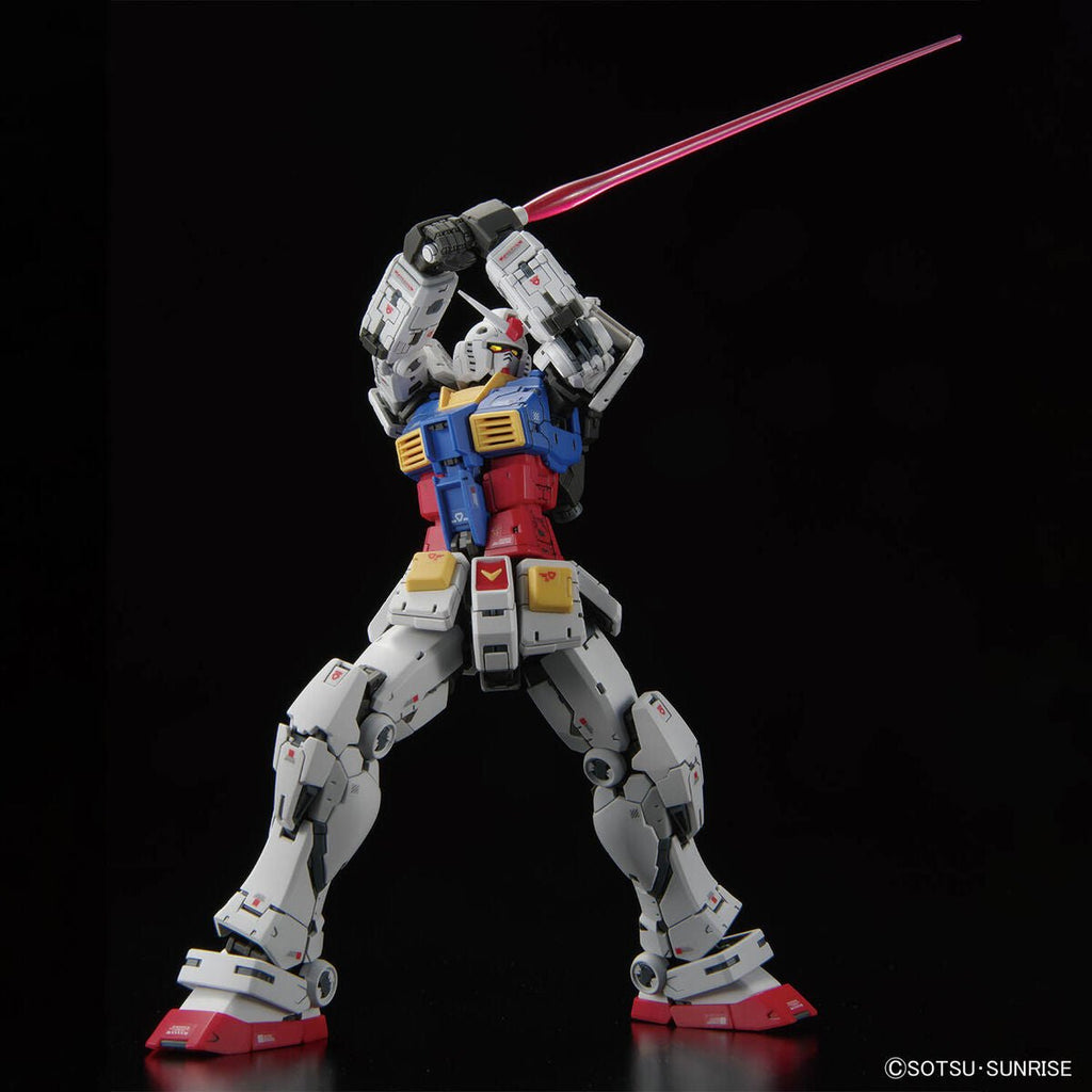 Bandai RG 1/144 RX-78-2 Gundam Ver.2.0